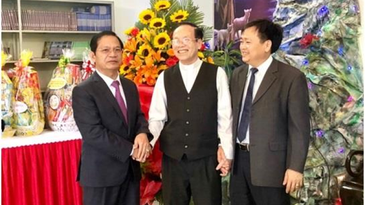 Bí thư Tỉnh ủy Lê Viết Chữ thăm, chúc mừng Giáo hạt Quảng Ngãi nhân dịp lễ Noel 2019