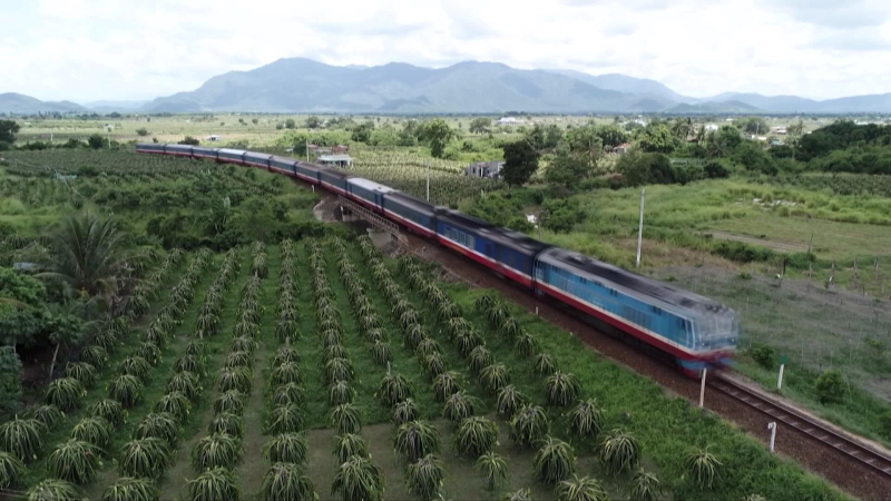 Đường sắt giảm mạnh giá vé để hút khách