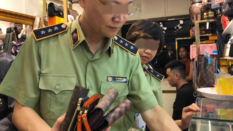 Truy quét hàng loạt cơ sở nghi bán hàng giả