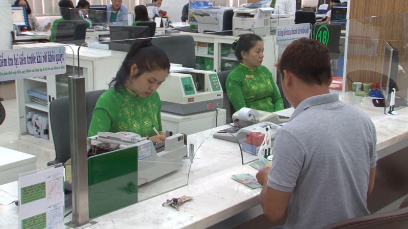 Đồng loạt giảm lãi suất huy động