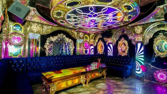 Cho phép dịch vụ Karaoke, massage, quán bar, vũ trường hoạt động trở lại