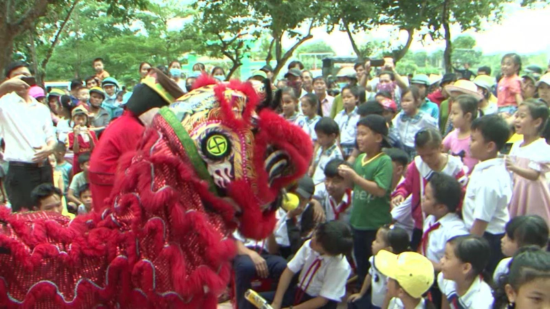 Thành đoàn Quảng Ngãi tổ chức vui hội trăng rằm