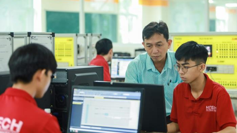 Tuyển sinh ĐH, CĐ 2020: Ng&agrave;nh, trường ph&ugrave; hợp l&agrave; yếu tố quyết định