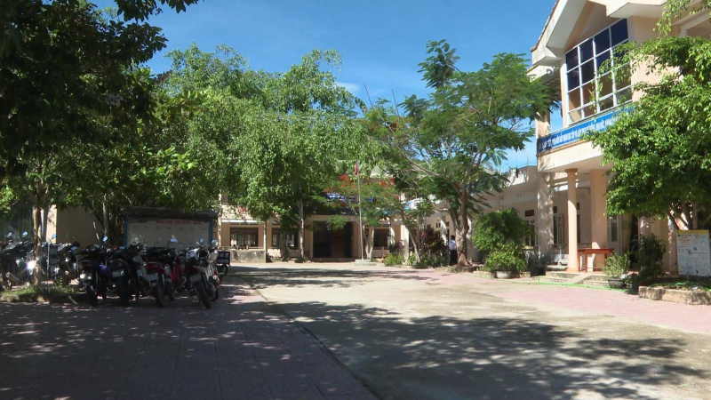 Quảng Ngãi: tạm dừng chế độ cử tuyển