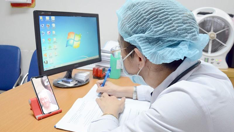 Gần 800 điểm cầu khám chữa bệnh từ xa