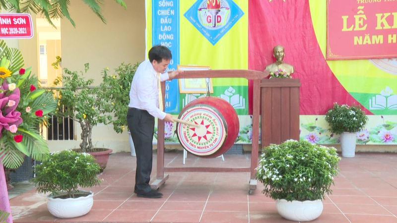 Trường THCS Nguyễn Tự Tân khai giảng năm học mới