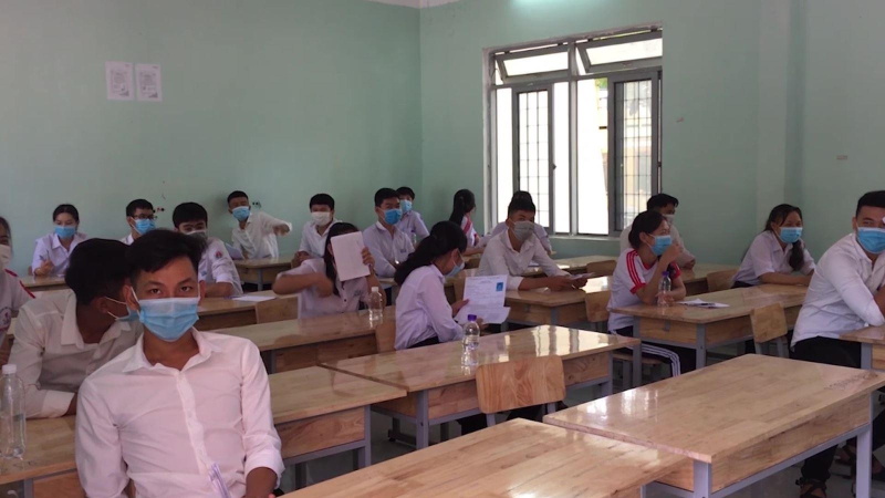 Th&iacute; sinh tự tin trong ng&agrave;y thi đầu ti&ecirc;n