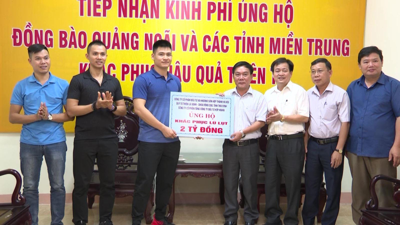 Tiếp nhận kinh phí ủng hộ đồng bào bị thiệt hại bão lũ