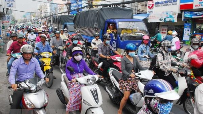 Phân luồng giảm ùn tắc giao thông tại ngã 5 cũ