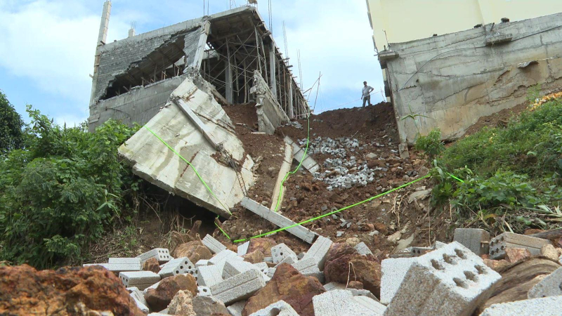 Khẩn trương khắc phục thiệt hại công trình Trường tiểu học Trà Thanh