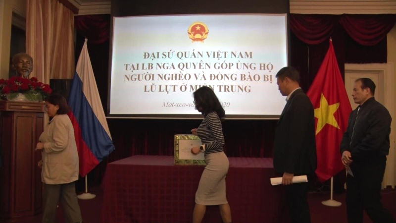 Người Việt tại Nga quyên góp hỗ trợ đồng bào miền Trung