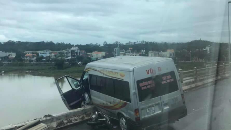 Tai nạn giao thông liên hoàn trên cầu Trà Khúc 2 khiến 04 người bị thương