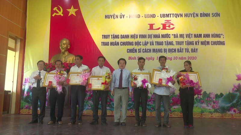 Truy tặng danh hiệu "Bà mẹ Việt Nam anh hùng"