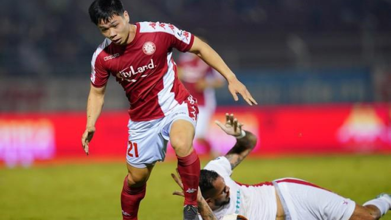 Công Phượng chấn thương, ai giúp TPHCM đua vô địch?