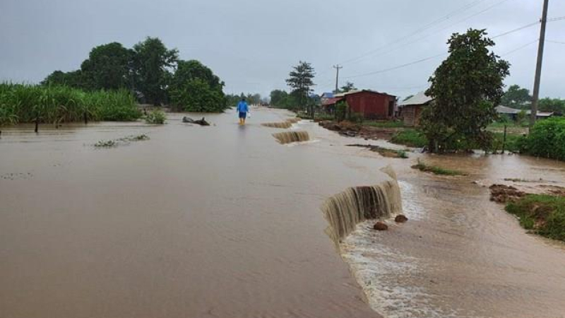Mưa lũ gây nhiều thiệt hại tại Campuchia