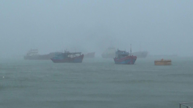 Tàu cá ở nghĩa an đã vào bờ an toàn