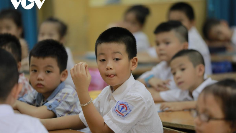 Xử l&yacute; nghi&ecirc;m hiệu trưởng nếu để xảy ra lạm thu