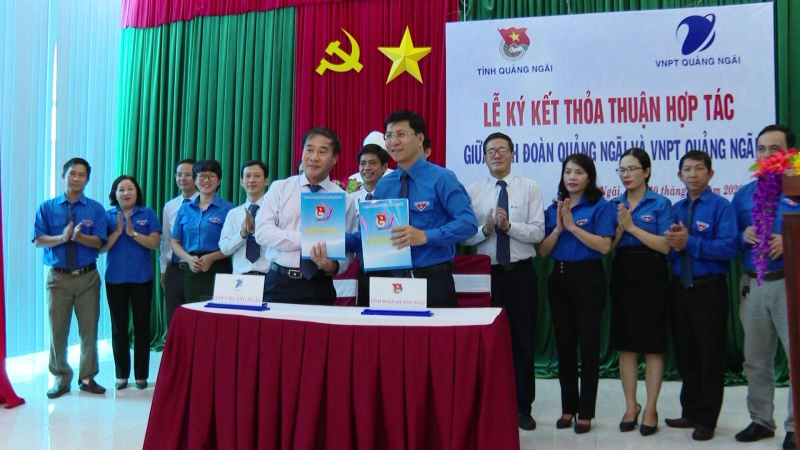 Tỉnh đoàn và Tiễn thông Quảng Ngãi ký thoả thuận hợp tác ứng dụng công nghệ thông tin