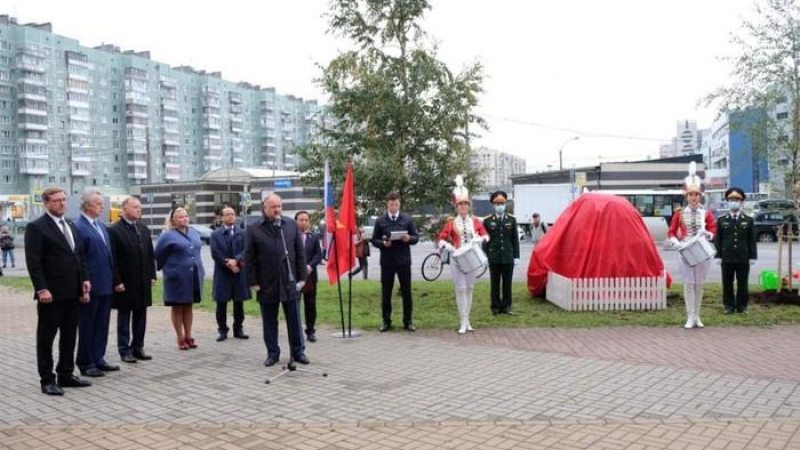 Dựng tượng đ&agrave;i Chủ tịch Hồ Ch&iacute; Minh tại St. Petersburg