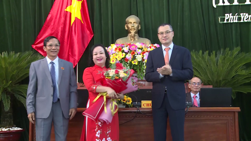 Ph&uacute; Y&ecirc;n bầu Chủ tịch HĐND, UBND tỉnh