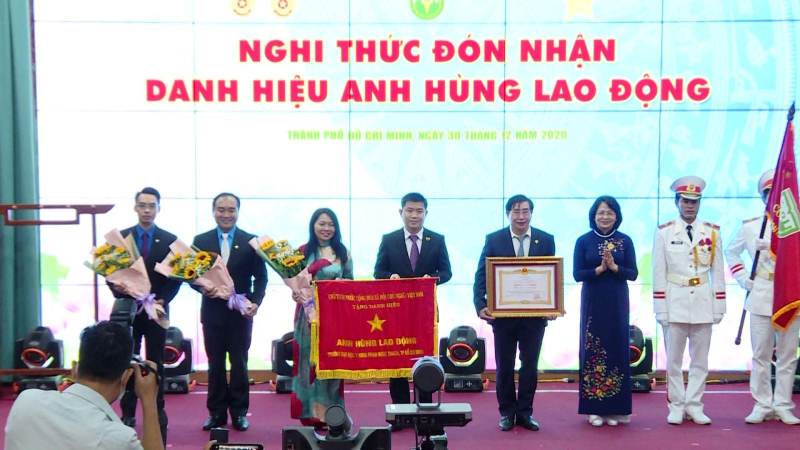 Đại học Y khoa Phạm Ngọc Thạch đ&oacute;n nhận danh hiệu Anh hùng Lao đ&ocirc;̣ng