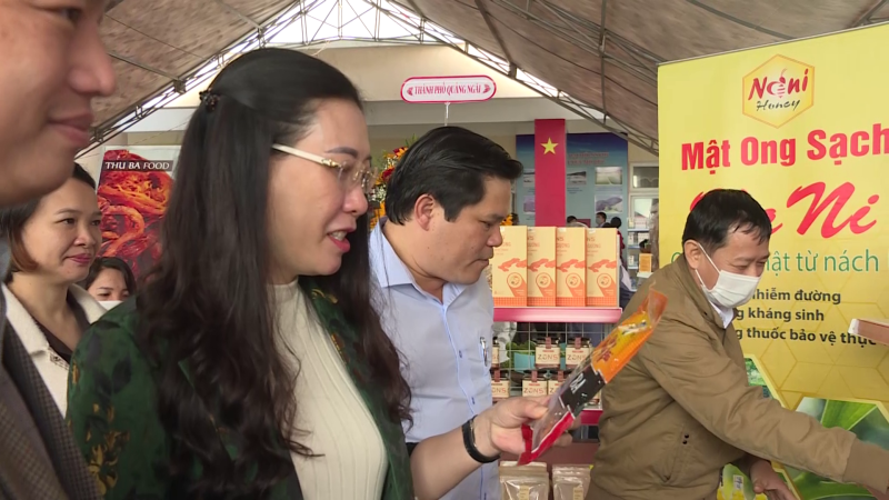 B&iacute; thư Tỉnh ủy Quảng Ng&atilde;i đối thoại về n&ocirc;ng nghiệp, n&ocirc;ng d&acirc;n v&agrave; n&ocirc;ng th&ocirc;n