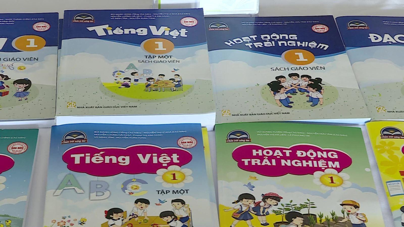 4 bộ SGK lớp 1 của NXB Gi&aacute;o dục phải điều chỉnh