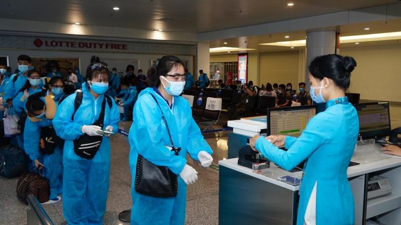 Lập đo&agrave;n kiểm tra việc ph&ograve;ng, chống Covid-19 của Vietnam Airlines