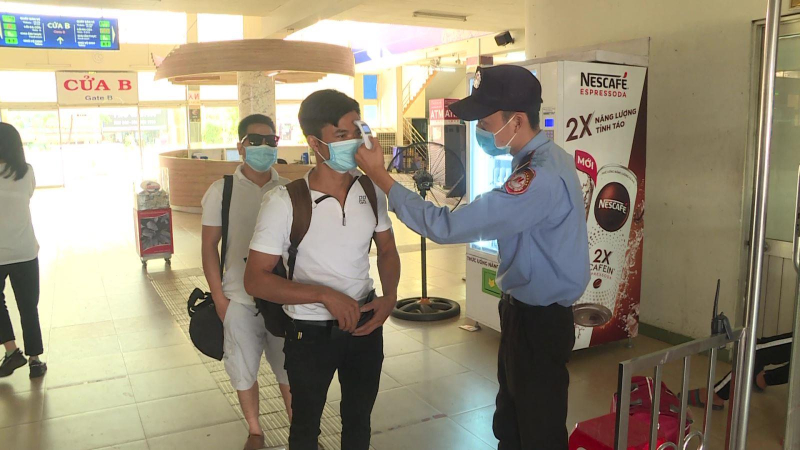 Bến xe, nh&agrave; ga TP. Hồ Ch&iacute; Minh k&iacute;ch hoạt ph&ograve;ng dịch mức độ cao