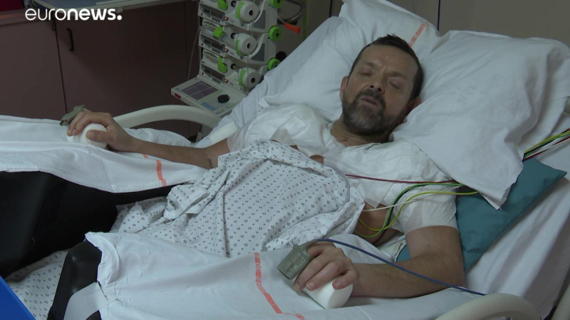 Cấy ghép cả hai cánh tay