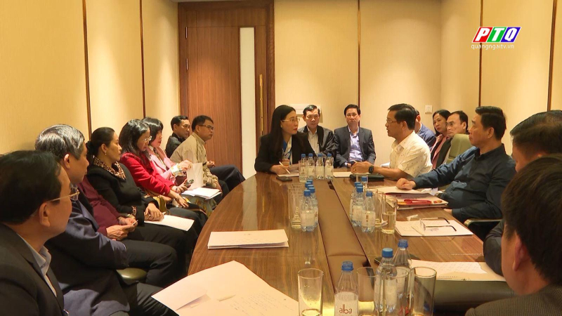 Họp đoàn đại biểu Đảng bộ tỉnh Quảng Ngãi dự Đại hội XIII của Đảng