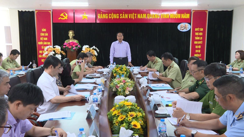 Xử lý mạnh buôn lậu qua đường tạm nhập tái xuất