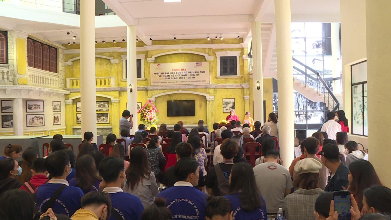 Triển lãm kỷ niệm 25 năm quan hệ Việt - Mỹ