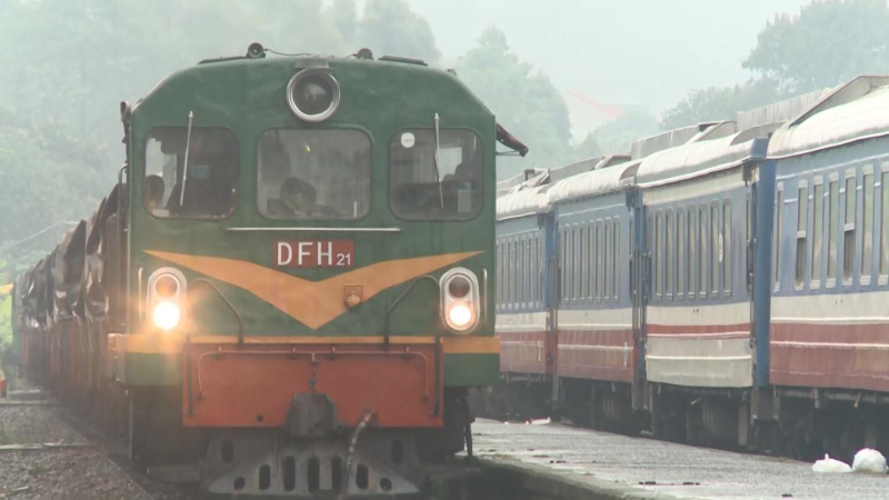 Đề xuất giảm ph&iacute; sử dụng hạ tầng đường sắt