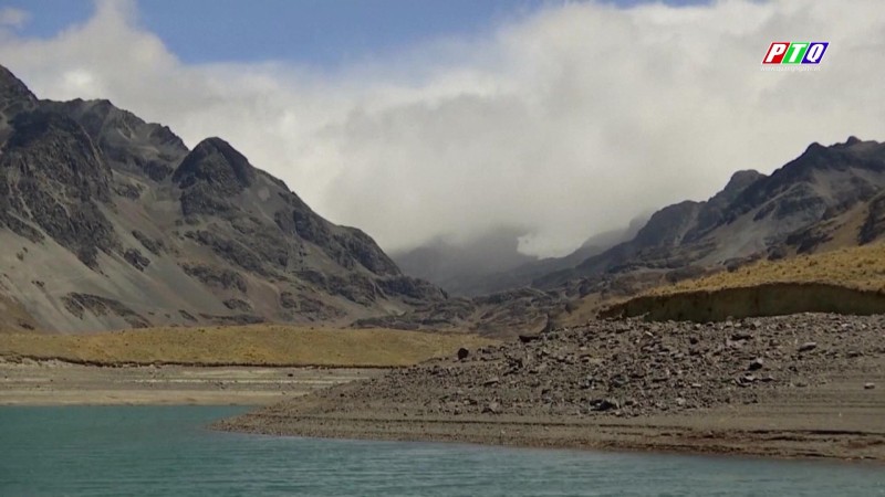 Bolivia khan hiếm nước vì sông băng biến mất