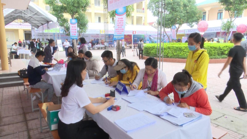 Phiên giao dịch việc làm trực tuyến kết nối 6 tỉnh miền Trung