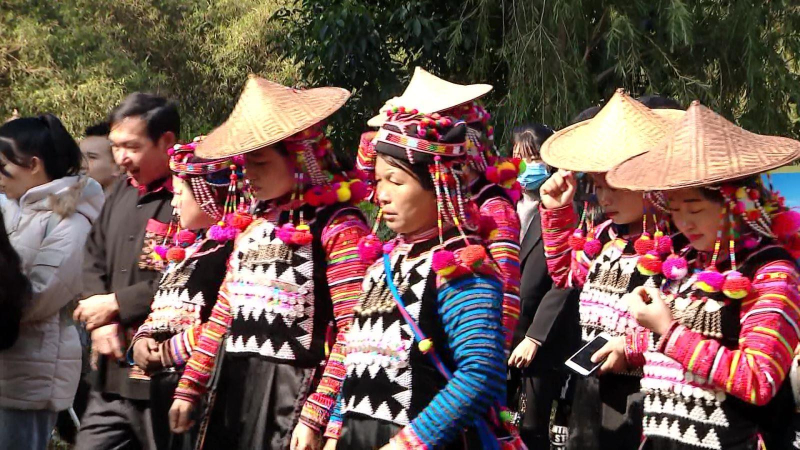 Kh&ocirc;ng kh&iacute; năm mới ở Ng&ocirc;i nh&agrave; chung