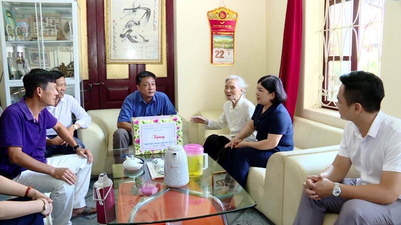 Th&ecirc;m đối tượng hưởng ch&iacute;nh s&aacute;ch ưu đ&atilde;i người c&oacute; c&ocirc;ng