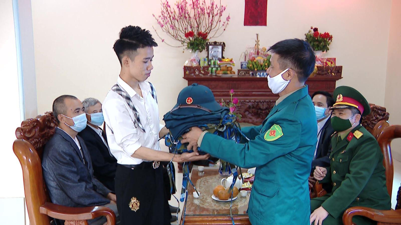 Tự hào lên đường nhập ngũ