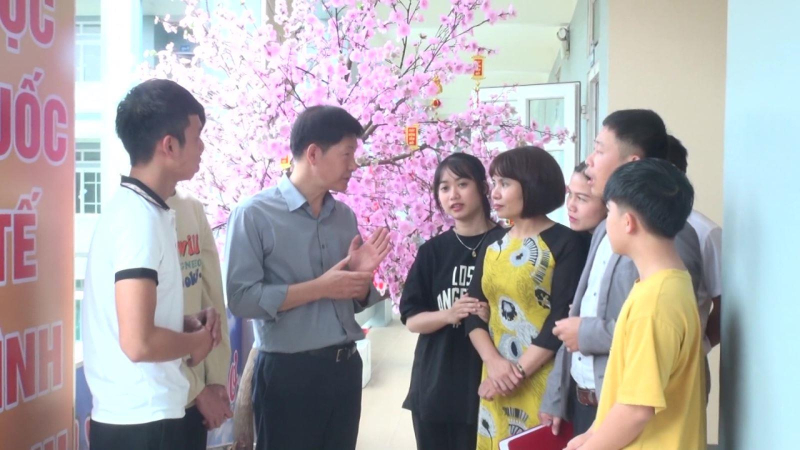 Người nước ngoài háo hức đón Tết Việt