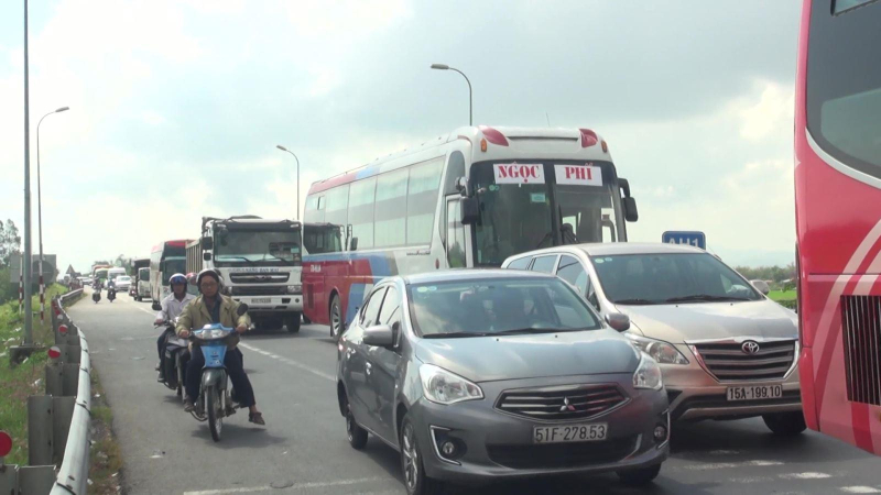 Công bố số điện thoại phản ánh giao thông dịp tết