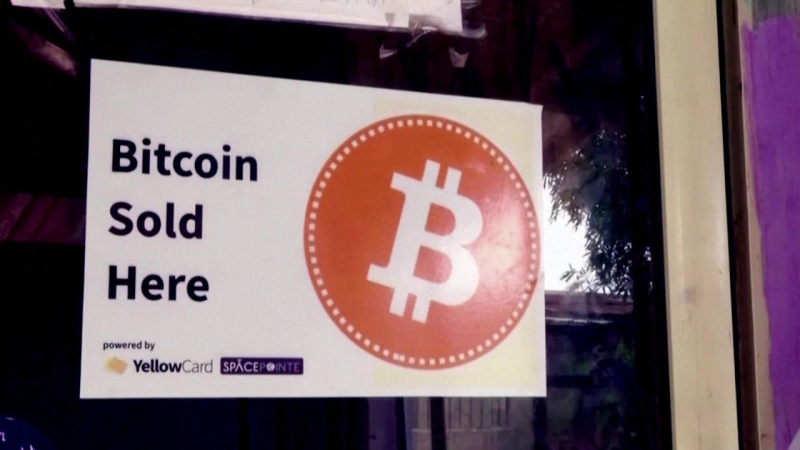 Giá bitcoin chạm kỷ lục mới