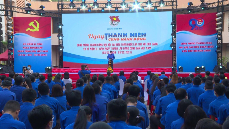 Hồ Ch&iacute; Minh mừng th&agrave;nh c&ocirc;ng Đại hội XIII của Đảng