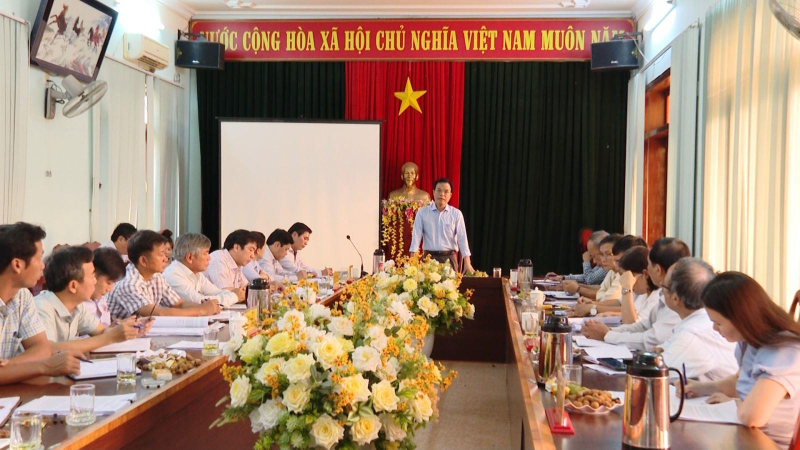 Trưởng Ban Tuy&ecirc;n gi&aacute;o Tỉnh ủy Đặng Ngọc Dũng l&agrave;m việc với Ủy ban Bầu cử Nghĩa H&agrave;nh