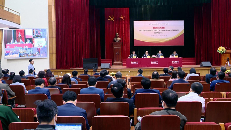 Đề xuất thống nhất mức lệ ph&iacute; x&eacute;t tuyển chung