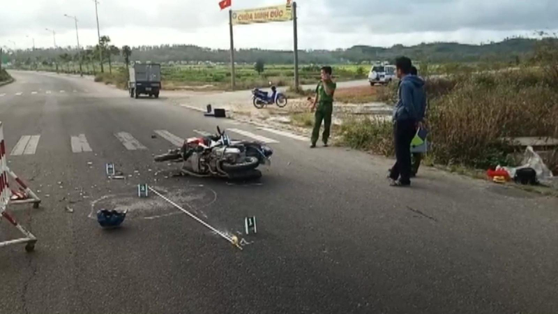 Một người tử vong sau khi t&ocirc;ng v&agrave;o đu&ocirc;i &ocirc; t&ocirc;