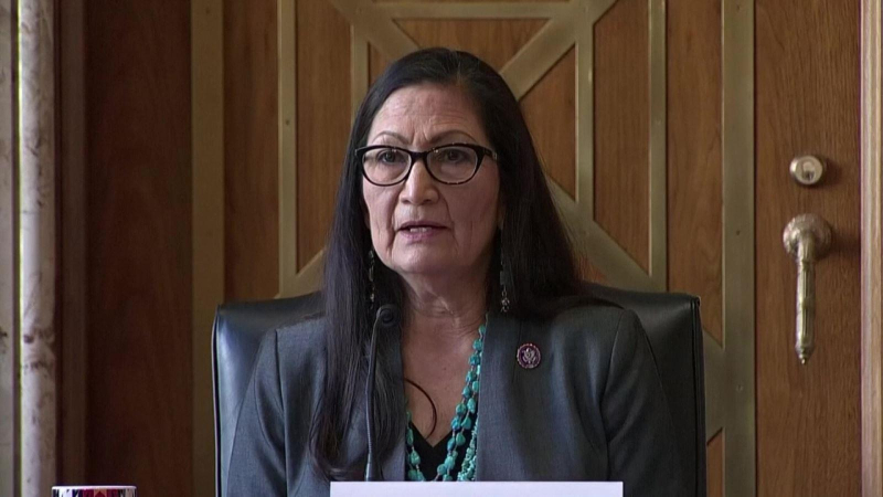 Mỹ lần đầu tiên có bộ trưởng là thổ dân