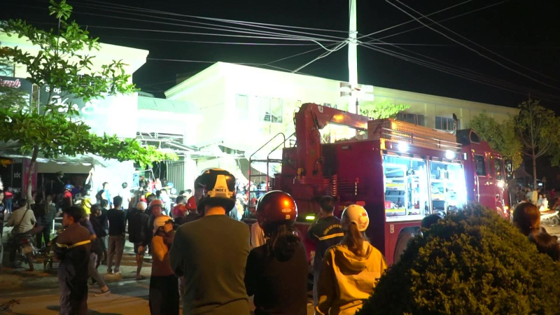 Dập tắt hỏa hoạn ở Chợ Noong Bua, Điện Biên