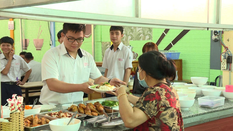 Căn tin trường học không dùng tiền mặt