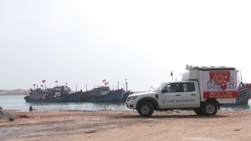 Tuyên truyền cho ngư dân về Quyền bầu cử